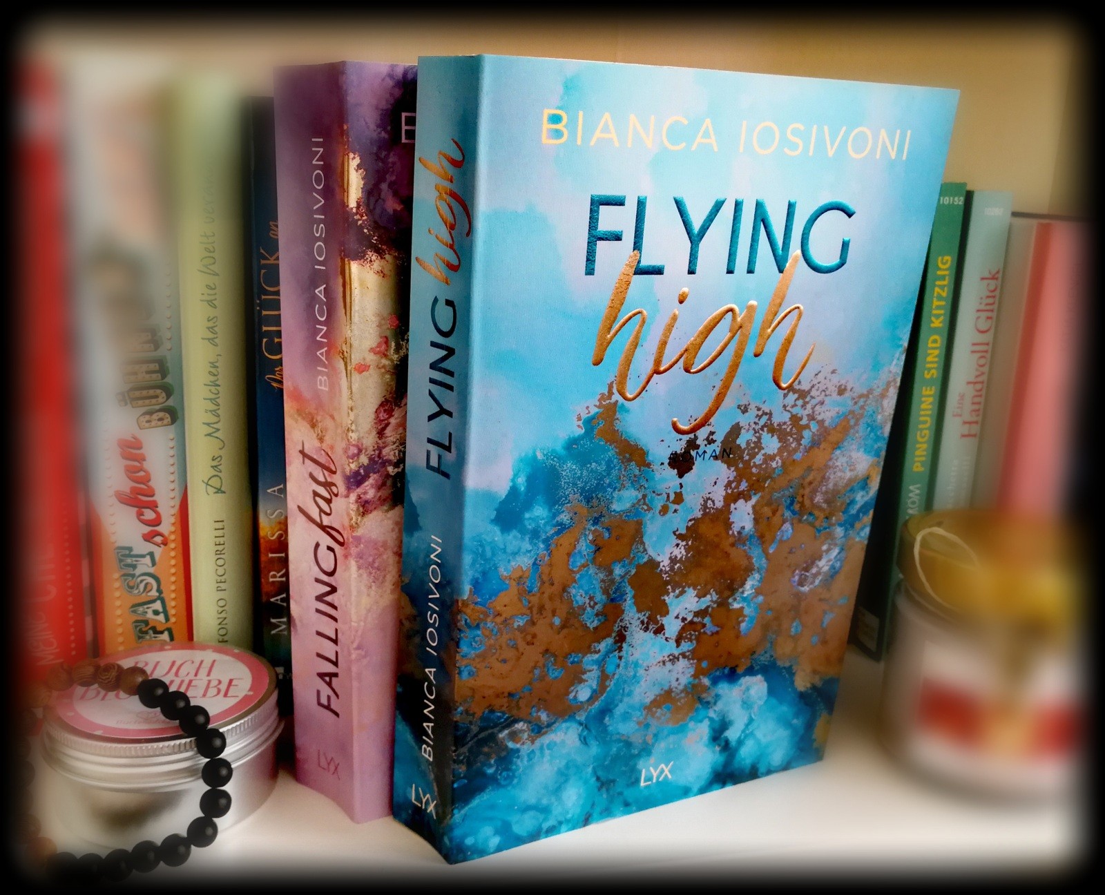 "Flying high" von Bianca Iosivoni - Der Slogan bekommt einen besseren Touch verpasst